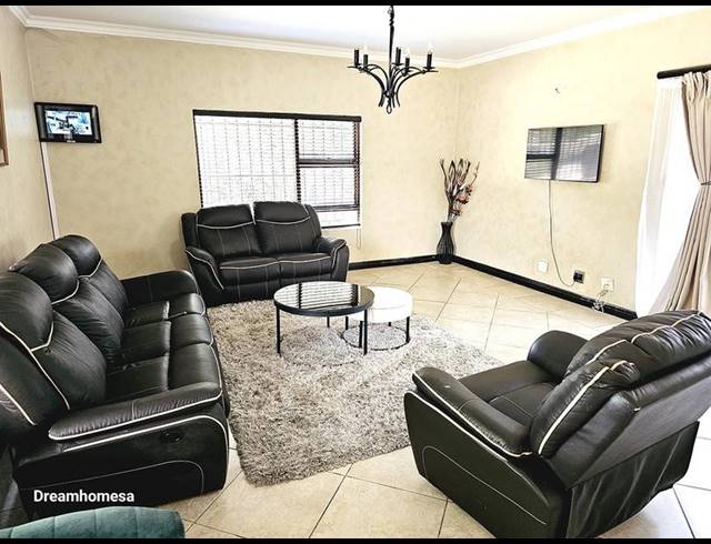 5 BEDROOM PROPERTY TO RENT IN FOURWAYS